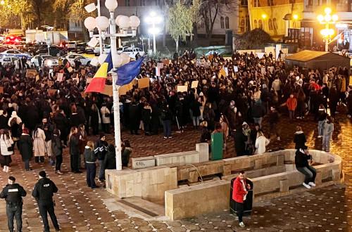 Demokratikus értékek védelmében rendezett tüntetés Európában