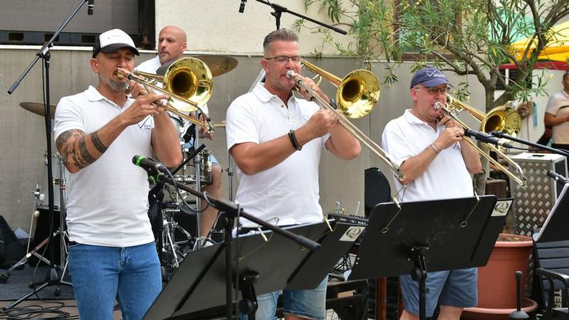 A Szolnoki Szimfonik Harsona együttesének fergeteges koncertjét telt ház és lelkendező taps fogadta, ami igazán különlegessé tette az élményt.