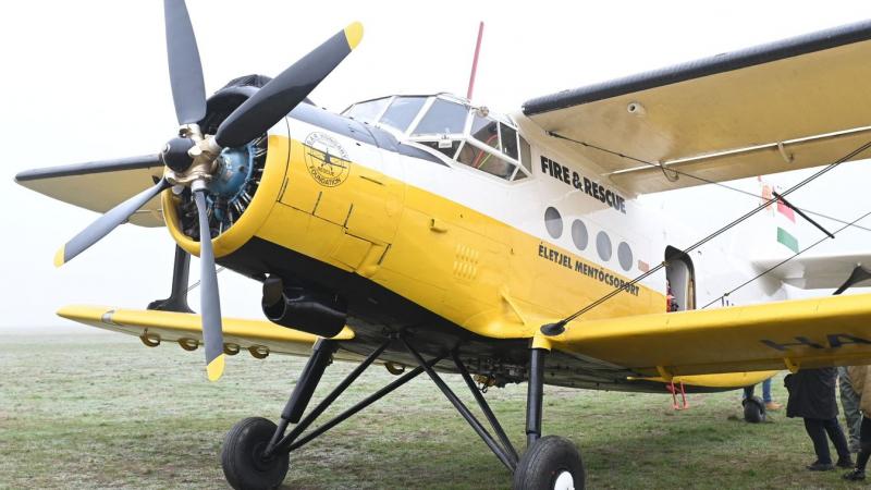 Egy energikus ötvenéves hölgy, aki szélsebesen mozog, új fejezetet nyitott a történelemkönyvek lapjain az Életjel Mentőcsoport révén.