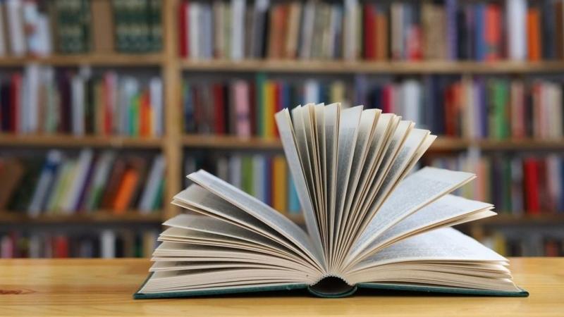 Változott a helyzet: a váratlan nevek dominálnak az idei legkiemelkedőbb könyvek összeállításában.