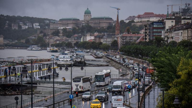 A főváros forgalomcsökkentési tervei sokak számára értelmetlennek tűnnek, és egy szakértő most leleplezte Karácsonyék mögött húzódó stratégiát.