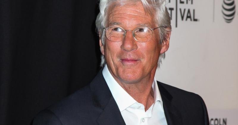 Richard Gere kezdetben vonakodott elfogadni az egyik legismertebb filmszerepét, de aztán Julia Roberts megjelenése mindent megváltoztatott.