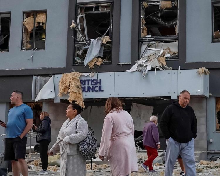 A brit kormány hivatalosan is behívta az orosz nagykövetet, miután a kijevi nagykövetségük területén dróncsapás történt - jelenti az Alfahir.hu.