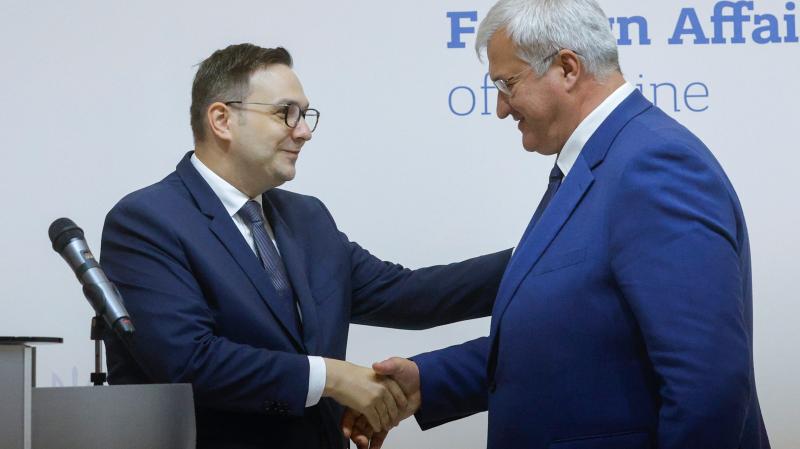 Csehország területére nem léphetnek be azok, akik orosz diplomata-útlevéllel rendelkeznek.