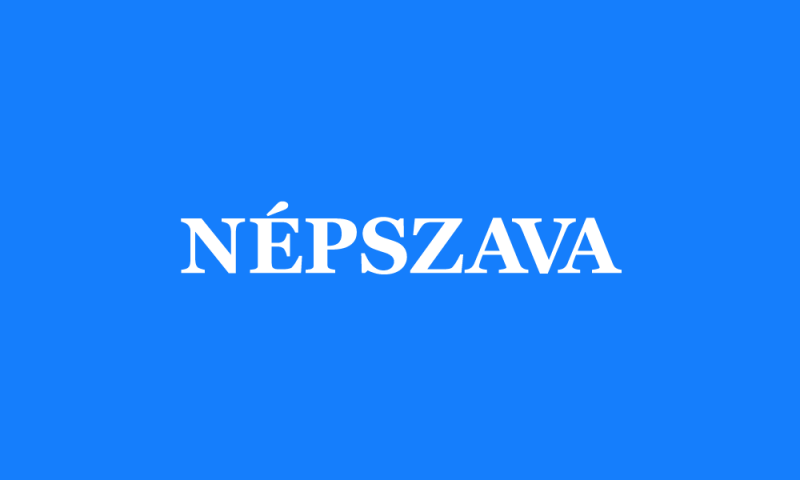 Már a délelőtti órákban elkezdtek összegyűlni az ellentüntetők.