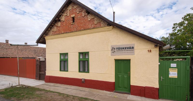 Bárki felfedezheti Fekete István varázslatos Tüskevárát.