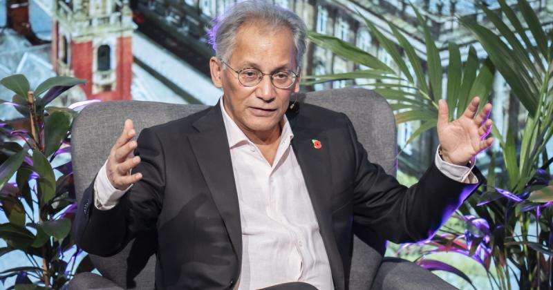 A BBC elnöke bocsánatot kért Donald Trump beszédének manipulálása miatt.