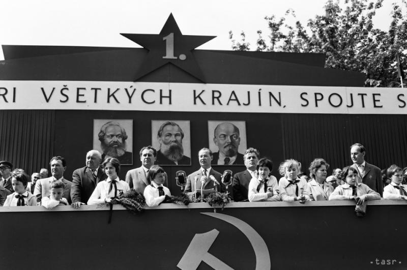 Felmérés: A megkérdezett lakosság egyharmada úgy véli, hogy az élet minősége kedvezőbb lenne, ha a kommunizmus nem omlott volna össze.