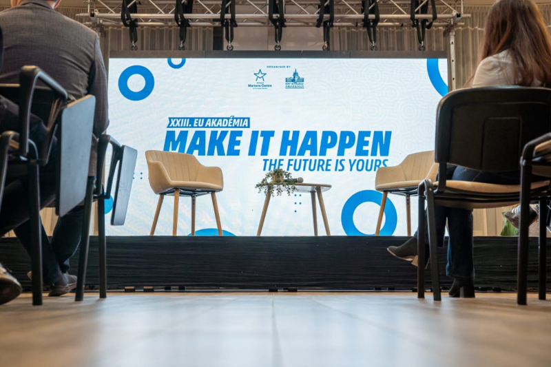 A jövő a fiatalok kezében rejlik. Az ő kreativitásuk és lelkesedésük formálja a világot, és új lehetőségeket teremt a társadalom számára.