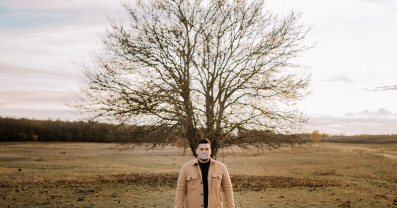 A debreceni énekes száját leragasztották, de senki sem lepődött meg rajta, hiszen mindenki érezte, hogy erre a lépésre szükség volt.